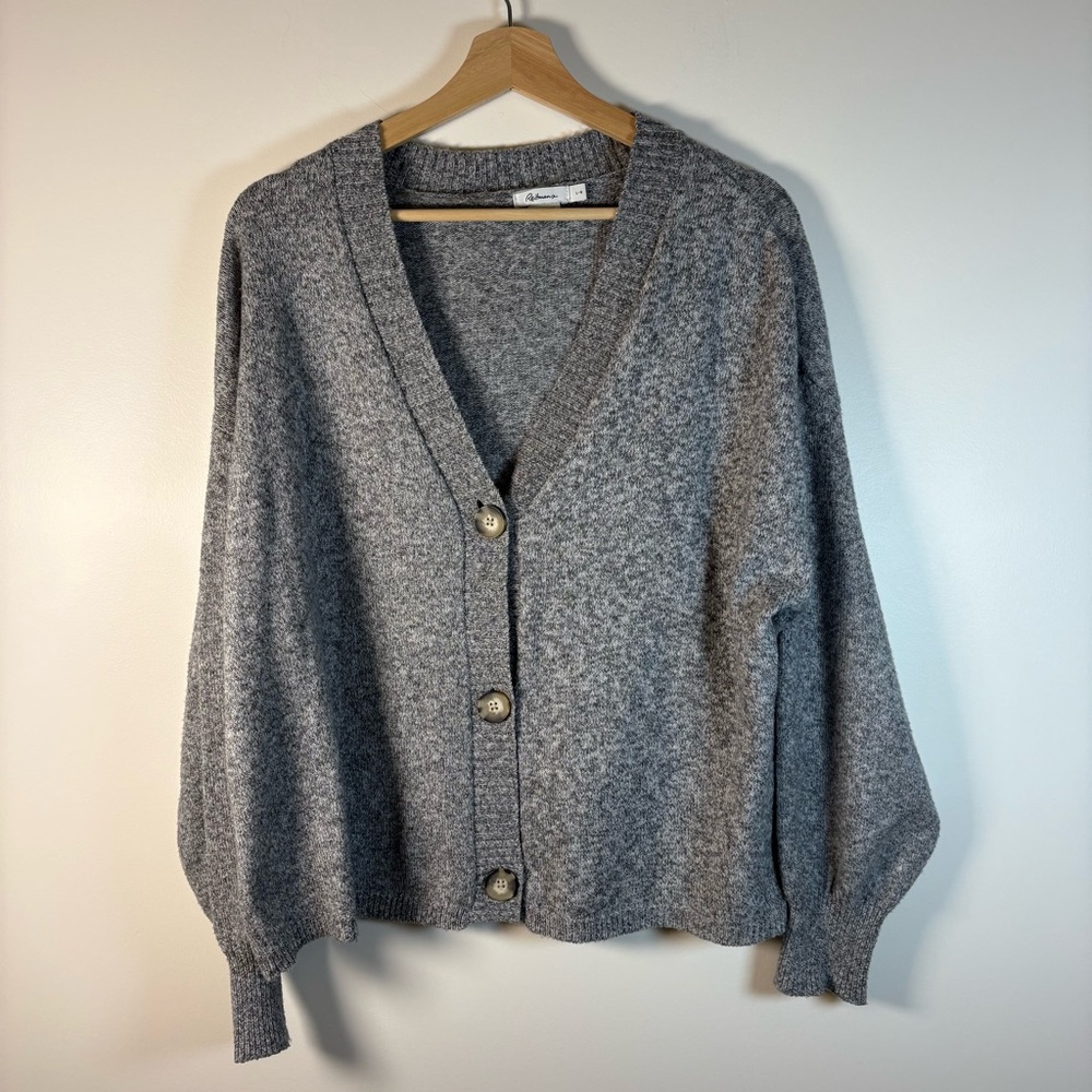 Reitmans Women’s Gray V-Neck Boyfriend Cardigan Size Large, Oversized Sweater